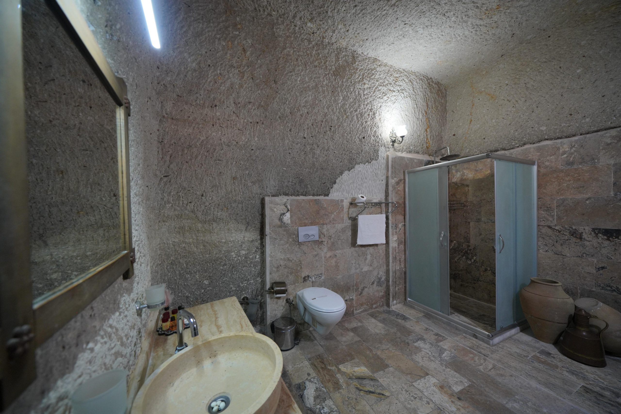 Triple Cave Room