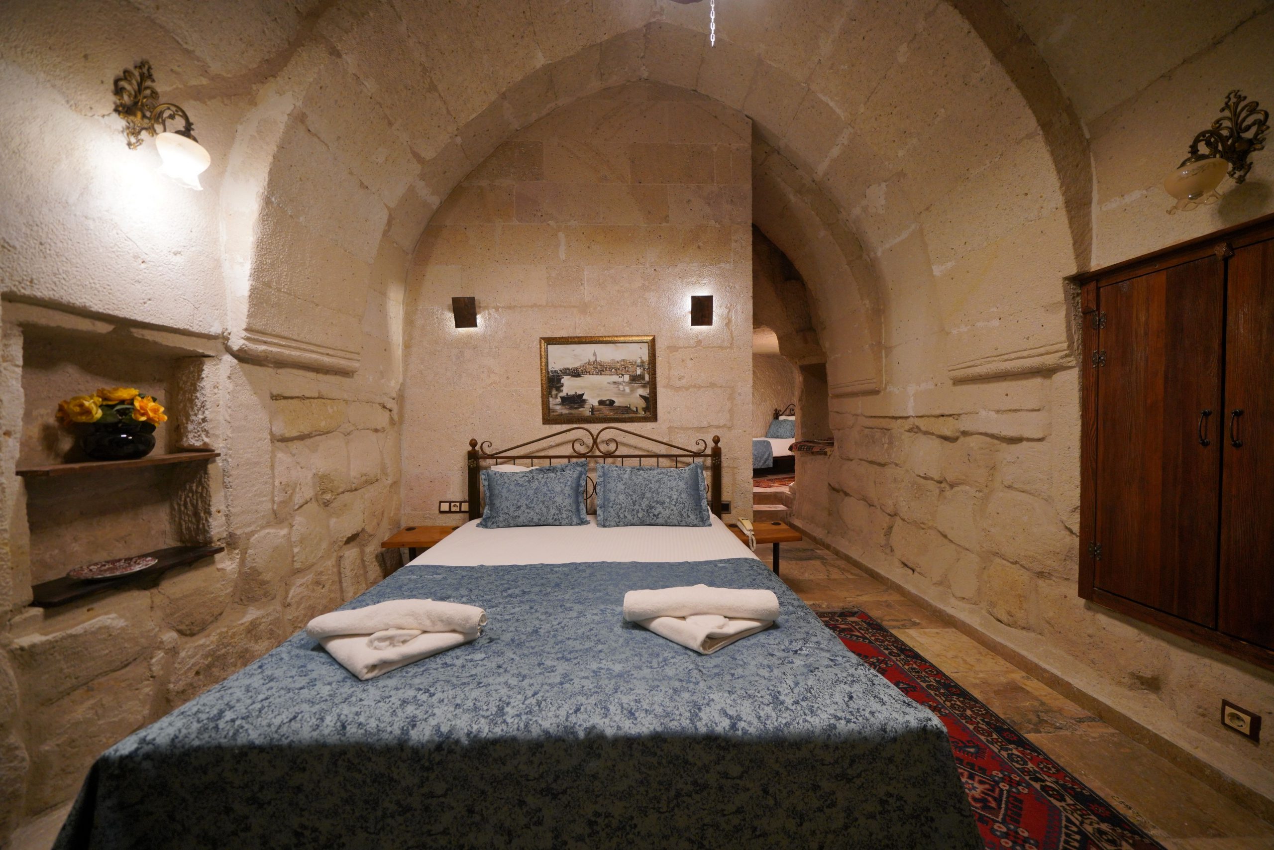 Triple Arch Room