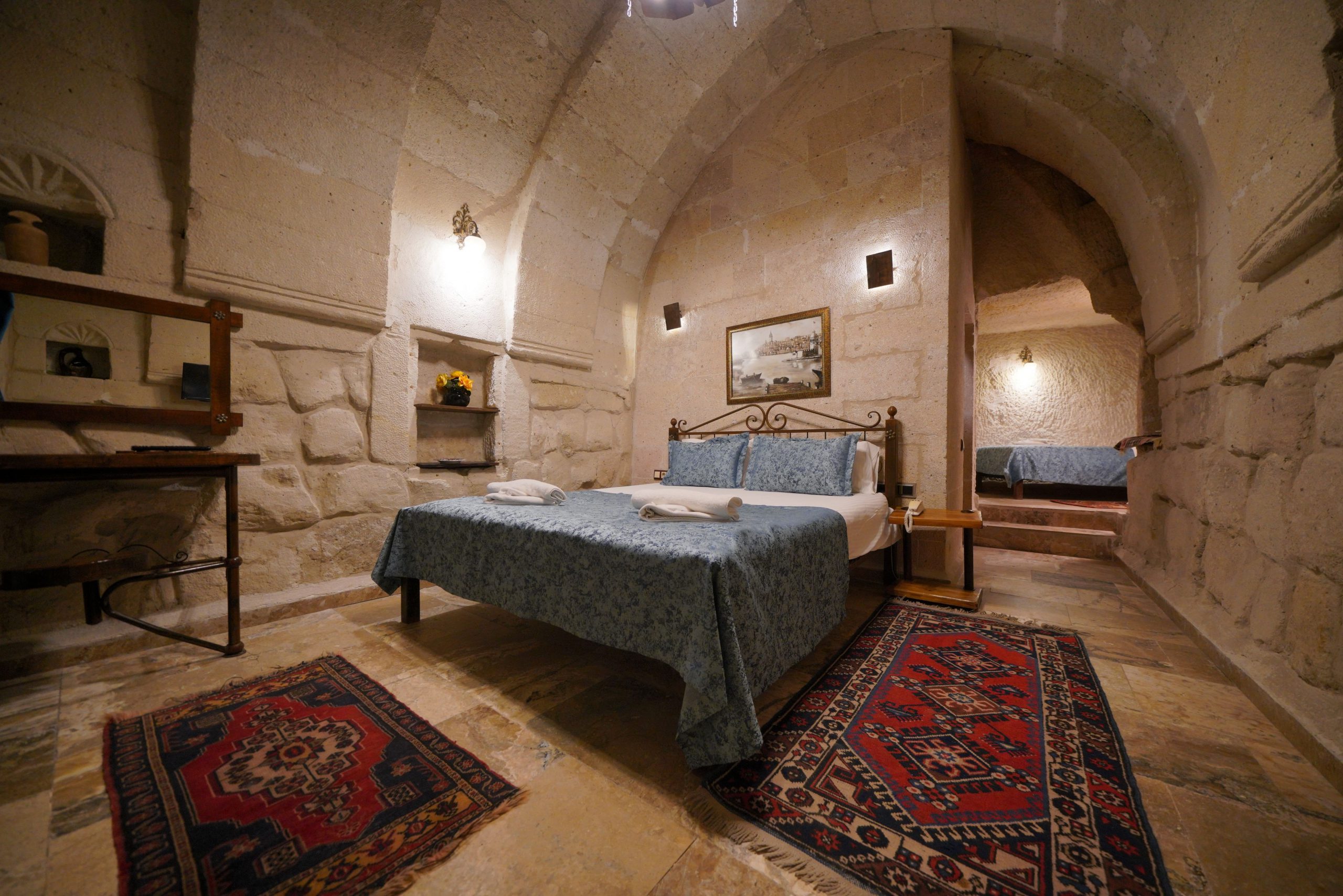 Triple Arch Room