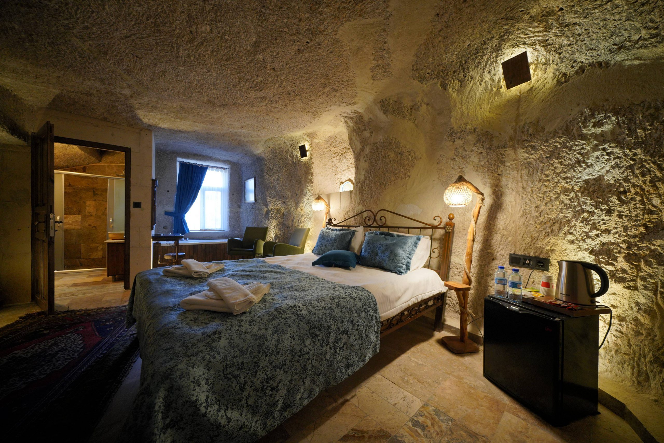 Deluxe Double Cave Room with Jacuzzi