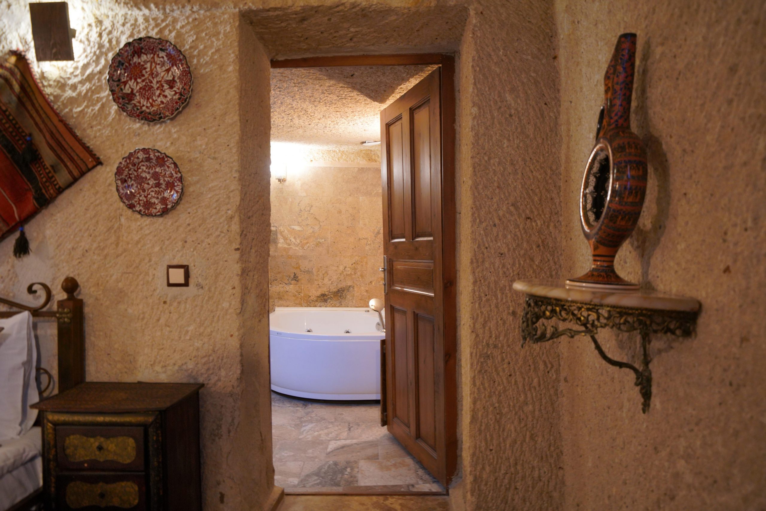 Double Cave Room with Jacuzzi
