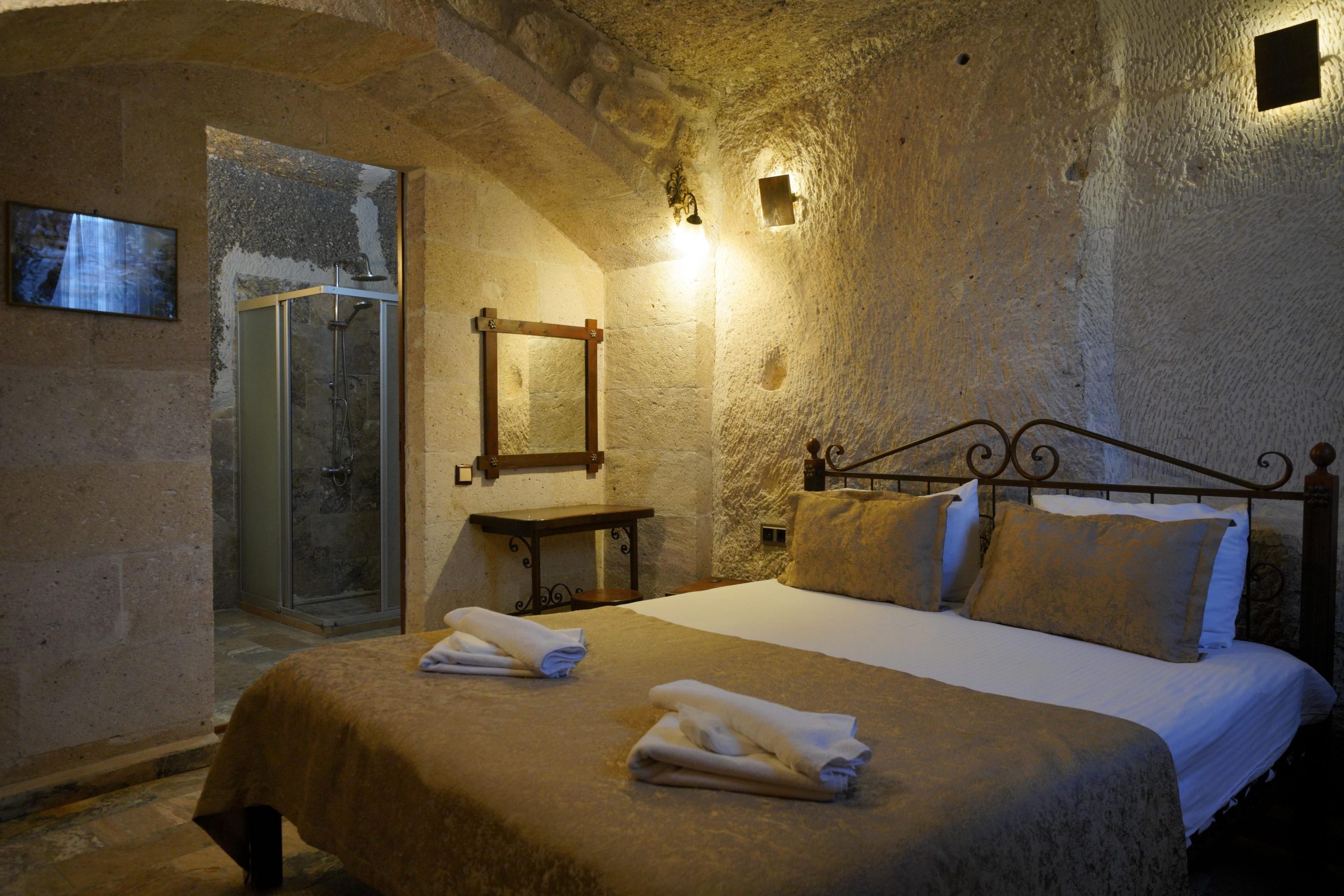 Double Cave Room